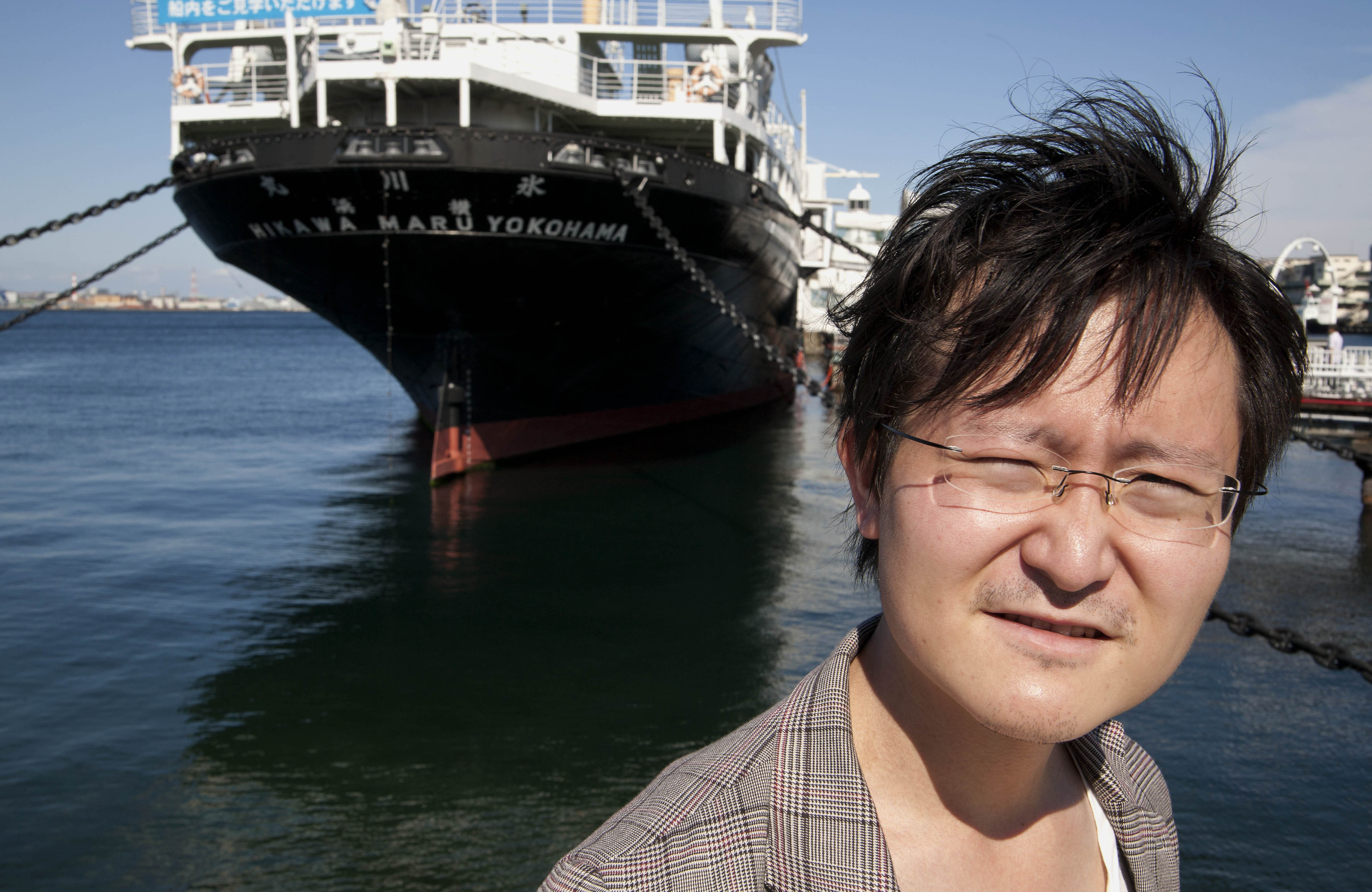 Mochizuki est photographié à Yokohama.